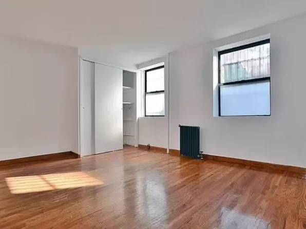 349 Bedford Avenue image 2 of 7