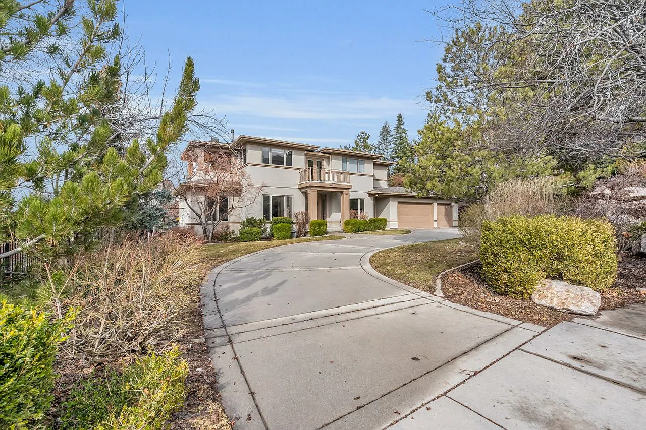 4 bed, 3.5 bath, 4000 sqft, $4,495 — Photo 1