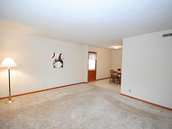 3rd image of 177 Castle Craig Dr
