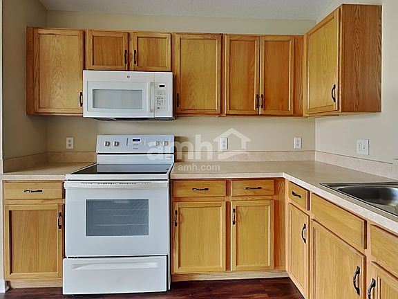 4th image of 8046 Canterbury Lake Blvd