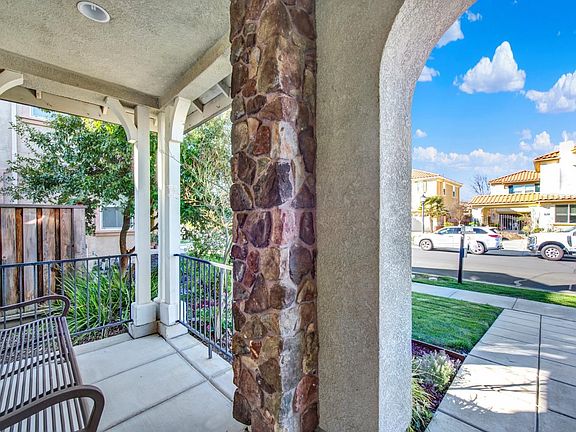 5th image of 2678 Holland Way