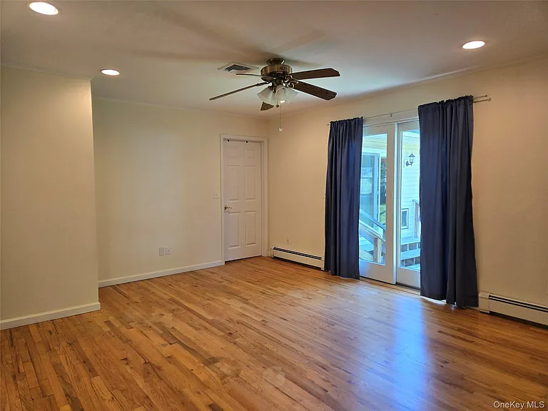 2758 N Cedar Ave — Photo 9