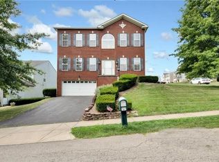 8 Trotter Ln, Clinton, PA 15026