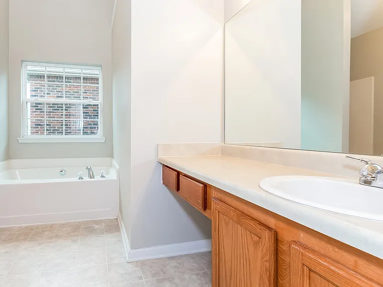 161 Rankin Cir — Photo 8