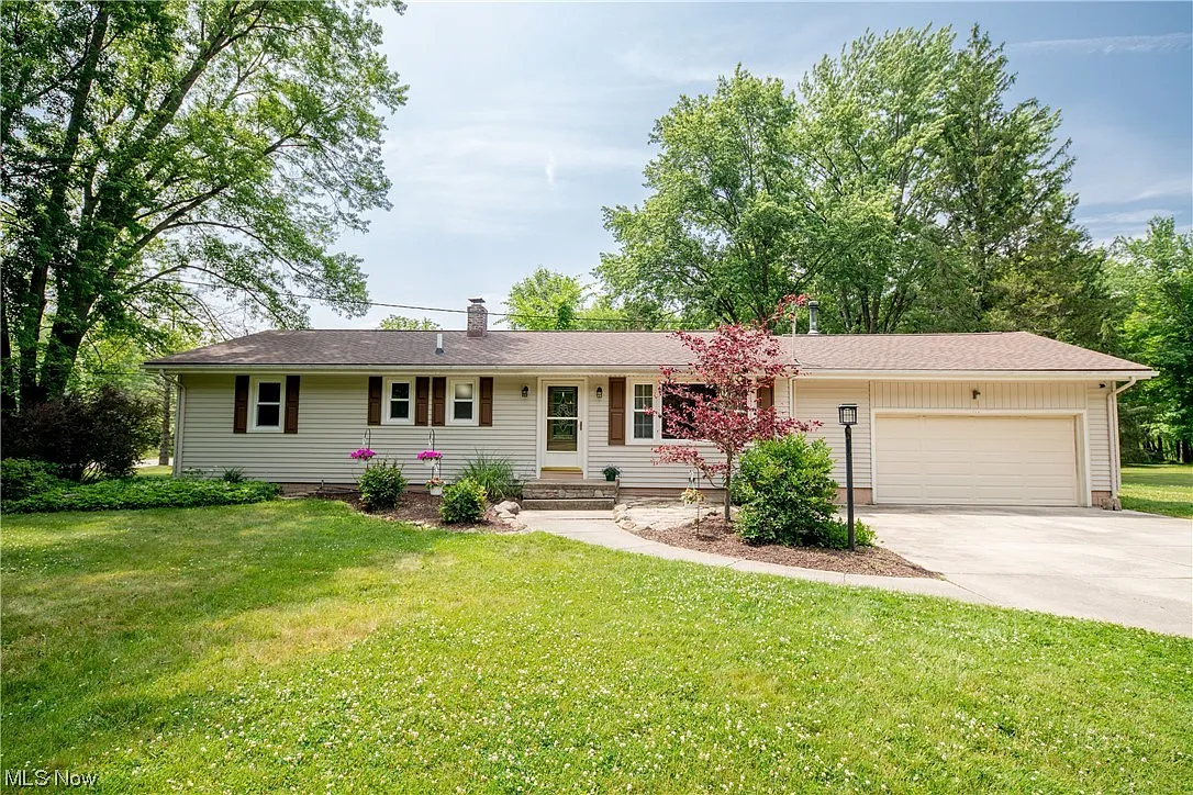 1746 Edgar Dr photo 1