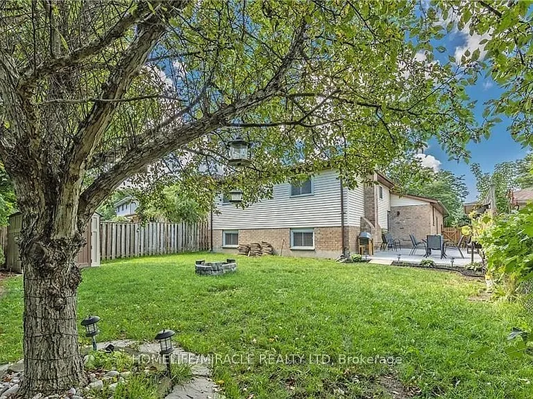 143 Grenfell Pl — Photo 25