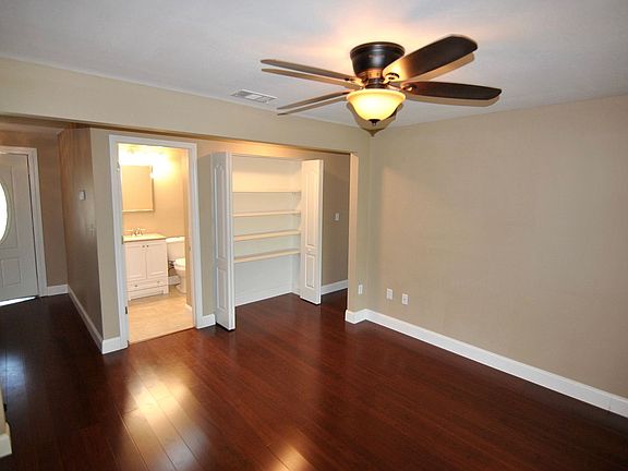 3rd image of 3538 Royal Oak Dr