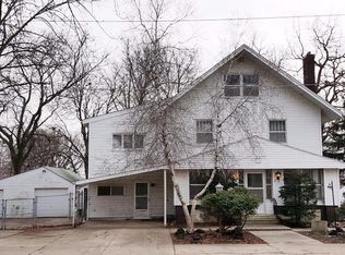 900 E 1st St, Storm Lake, IA 50588