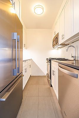 3rd image of 35 E 35th St APT 4E