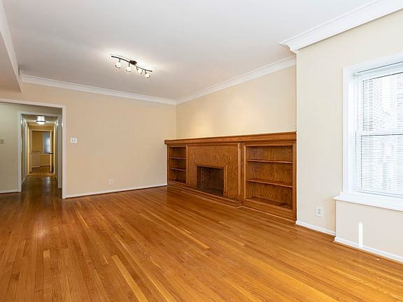 3rd image of 4820 N Rockwell St #1