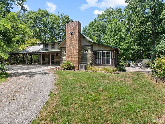 2nd image of 221 Fiddlers Ln