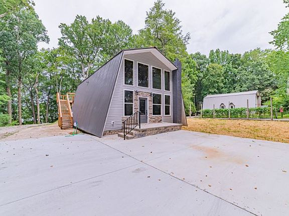 2nd image of 84 Sweetgum Ln