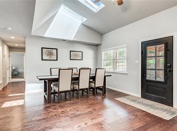 4th image of 2828 Peninsula Dr