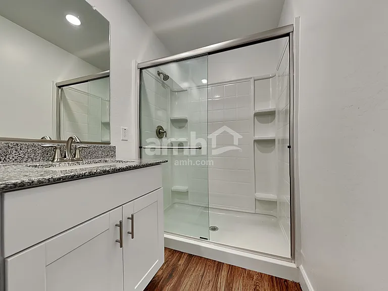 614 W Hackamore Ave — Photo 9