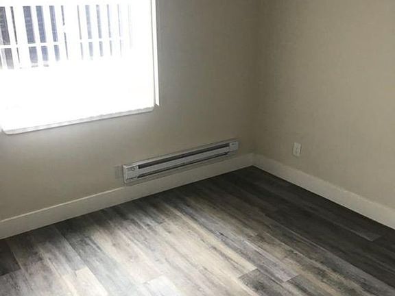 2nd image of 1160 Elmer St #2