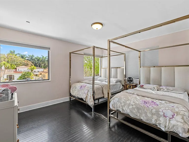 3420 Sheridan Ave — Photo 3