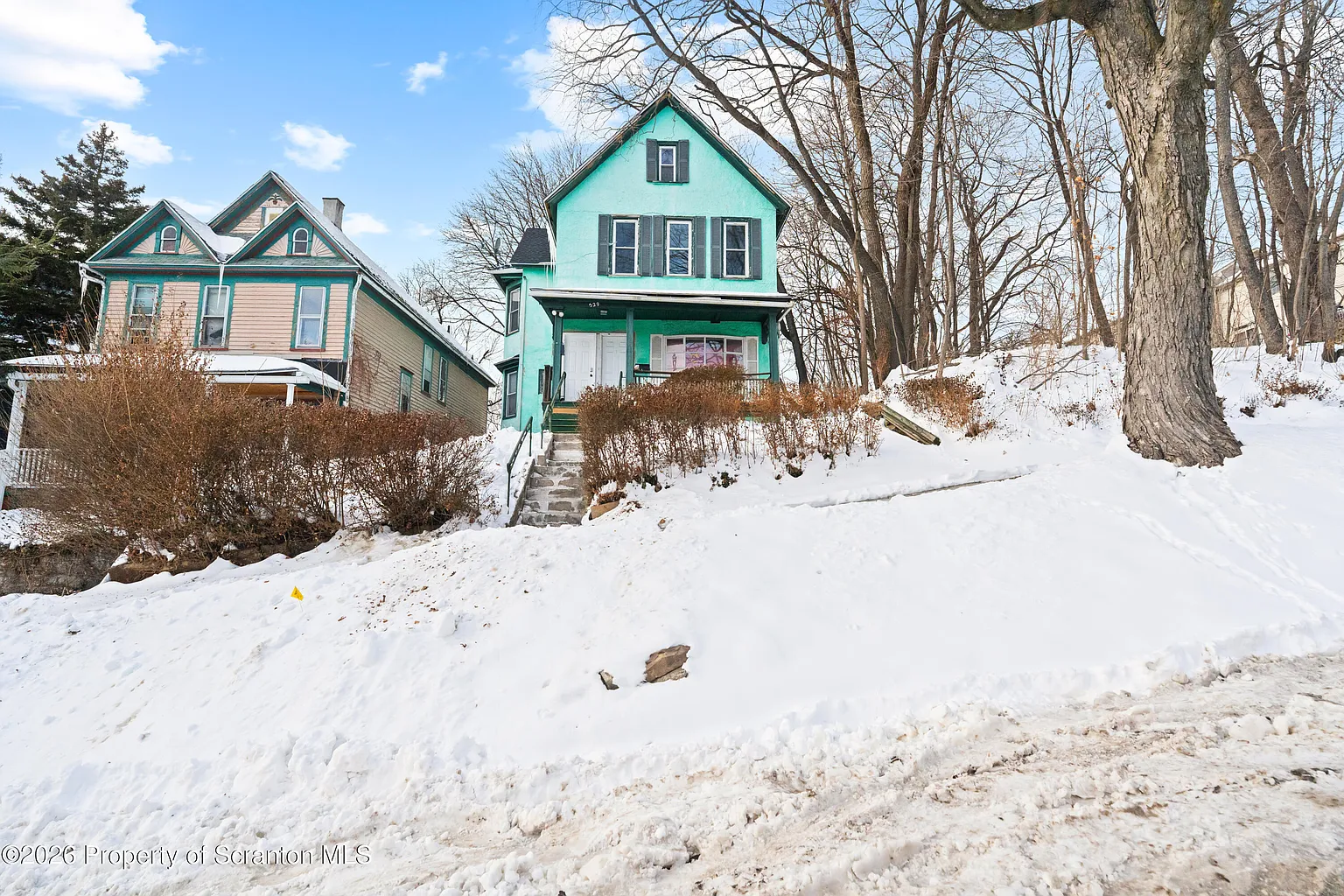 529 Taylor Ave photo 1