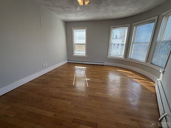 3rd image of 33 Portsmouth St #5R
