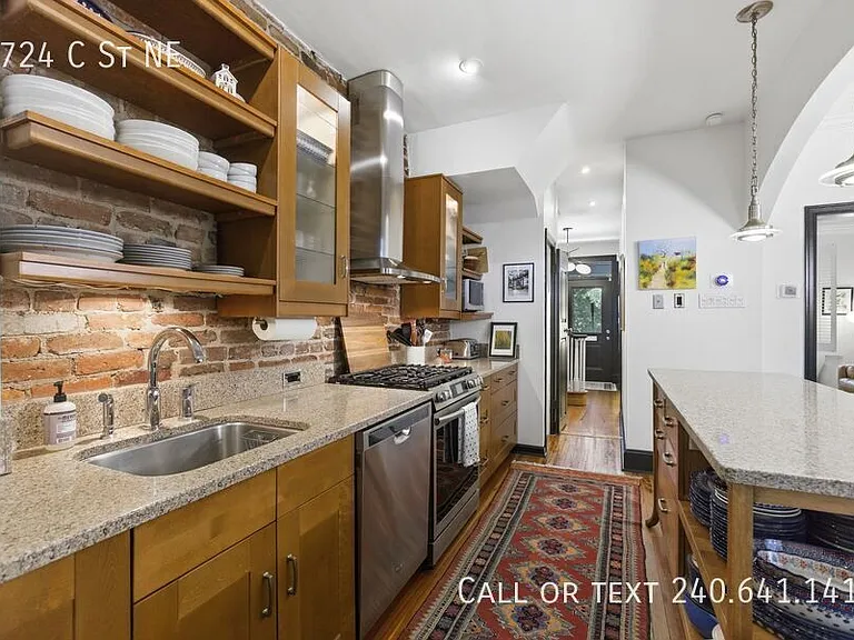 1724 C St NE — Photo 13