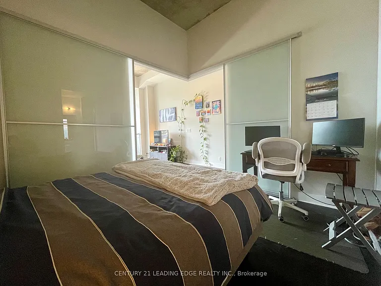 399 Adelaide St W #Penthouse 1008 — Photo 12