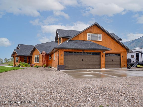 3rd image of 78 Red Fox Ln