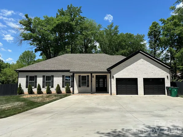 5330 Tuckaseegee Rd, Charlotte, NC 28208