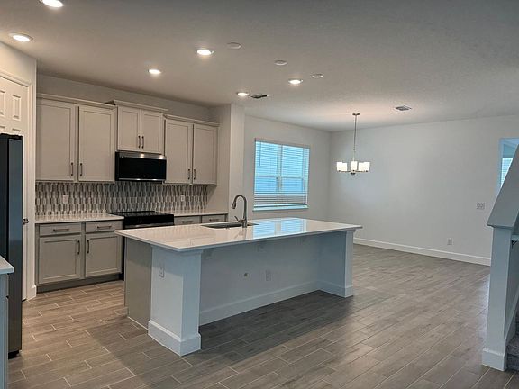 3rd image of 2573 Cavanaugh Dr