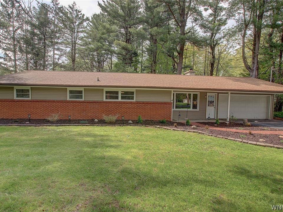 1st image of 215 Greenwood Dr