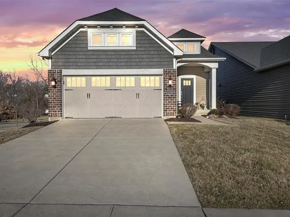 2200 Cournier St, Saint Charles, MO 63301