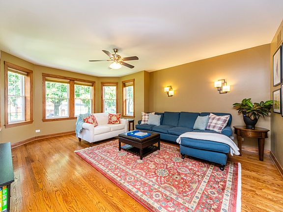 4th image of 4923 W Catalpa Ave