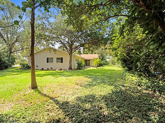 2nd image of 2835 Malibu Ct