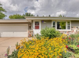 N48W18916 Pleasant View Dr, Menomonee Falls, WI 53051