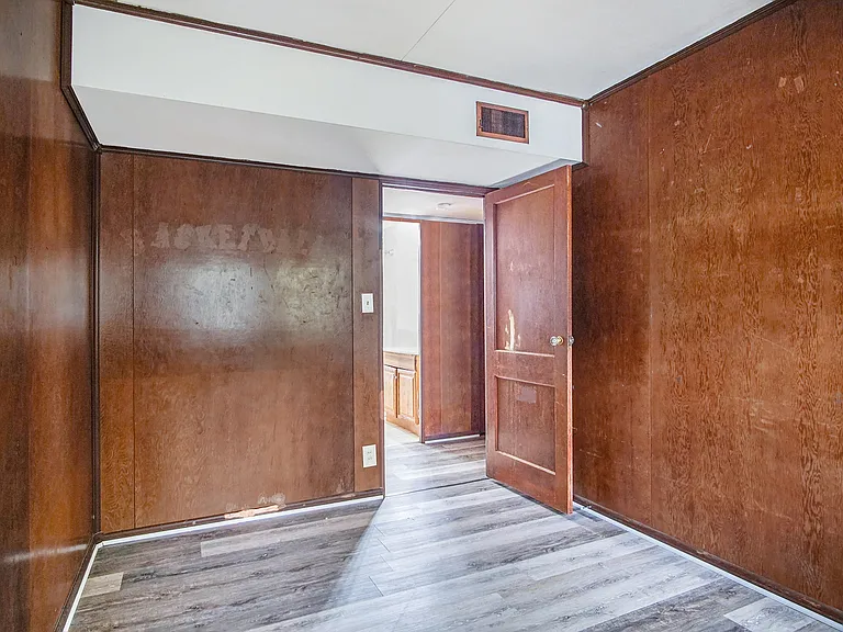139 E Chippewa Ave — Photo 7