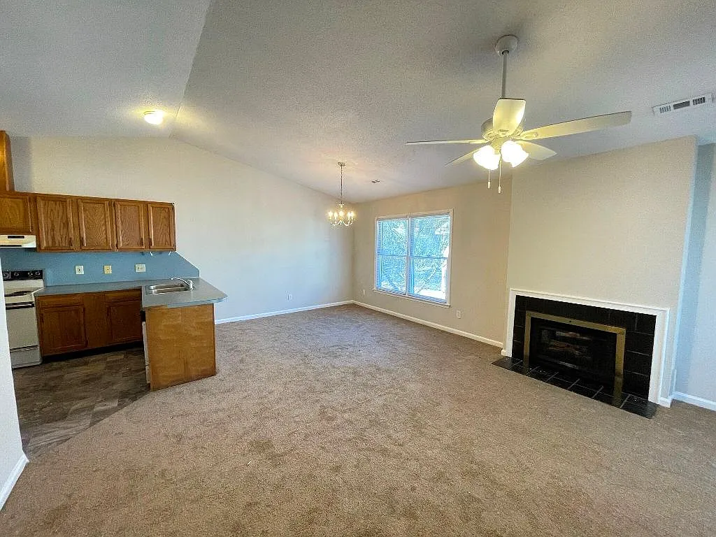 1 bed, 780 sqft, $850 — Photo 4