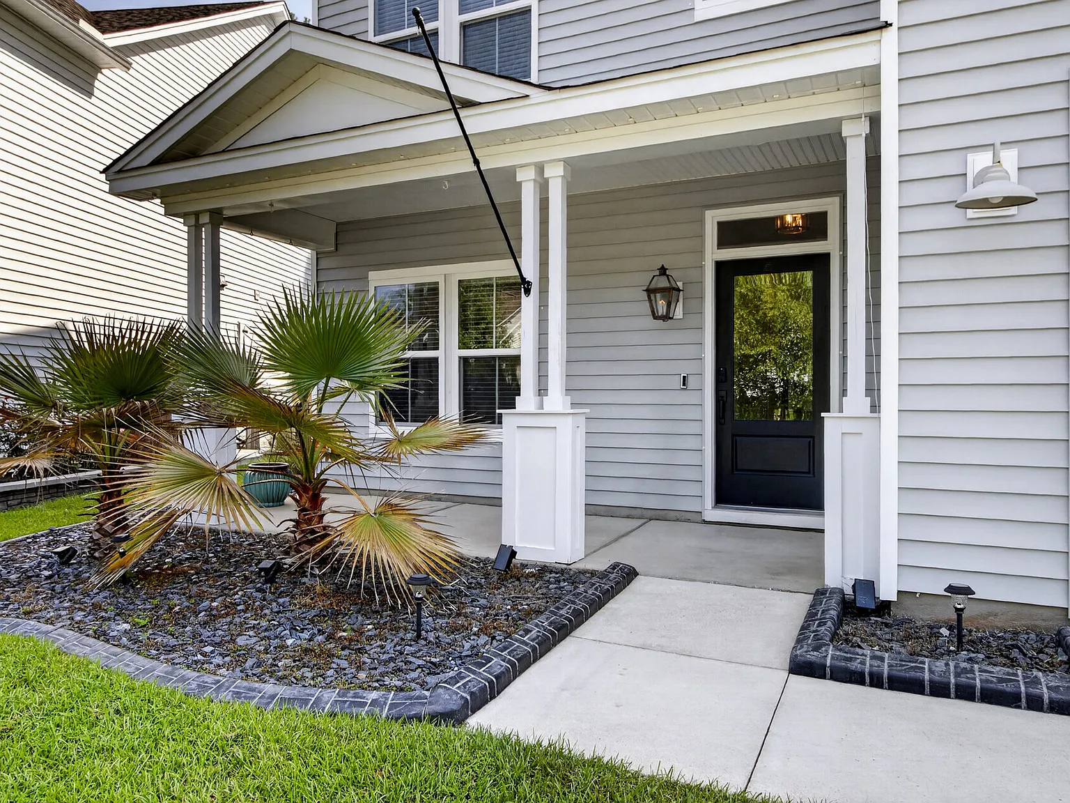 5 bed, 2.5 bath, 2548 sqft, $3,900 — Photo 2