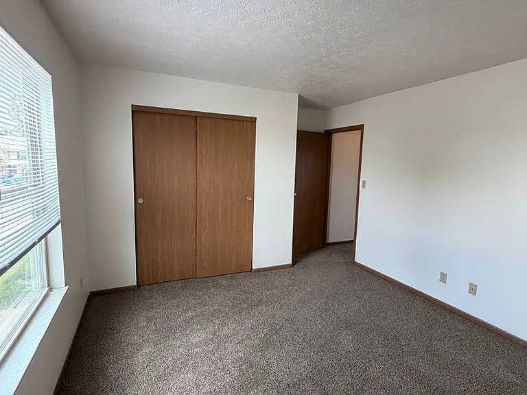 Jefferson Crossing Townhomes — Photo 33