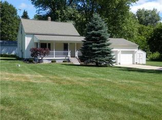 1060 W Stoll Rd, Dewitt, MI 48820