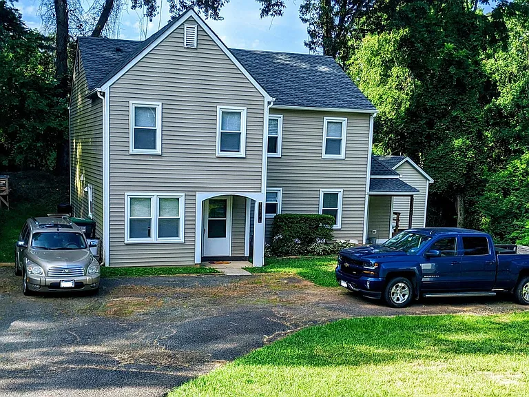 1112 Forest Hills Ave — Photo 4