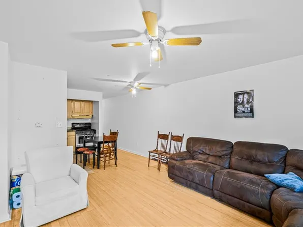 2546 Stillwell Avenue image 3 of 11