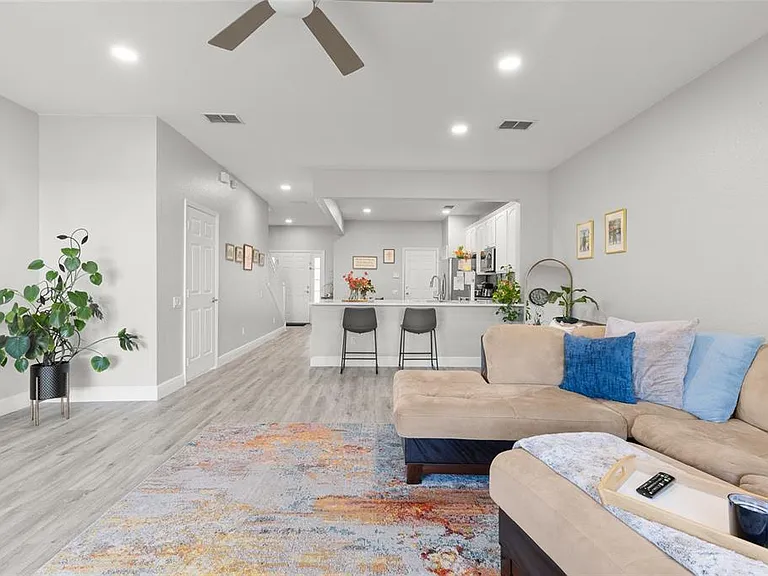 15048 Bellinkoff Ln — Photo 11