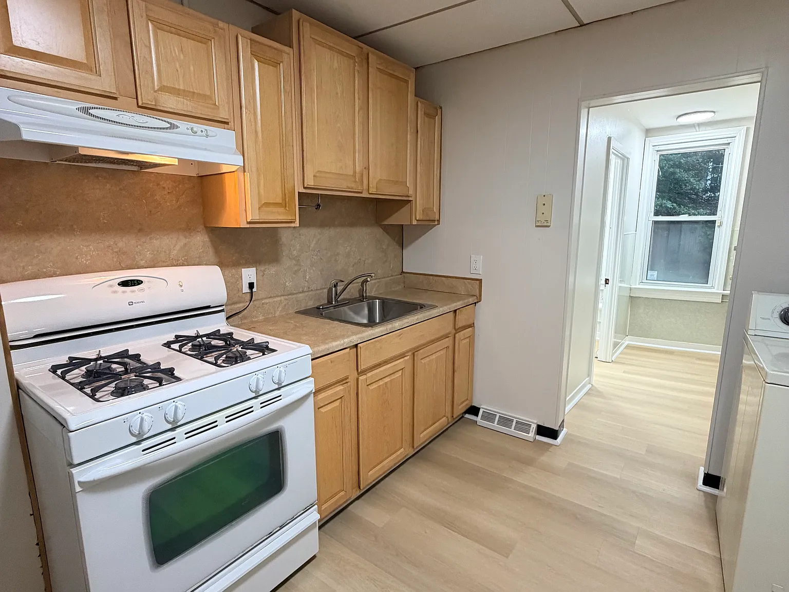 2 bed, 920 sqft, $2,000 — Photo 2