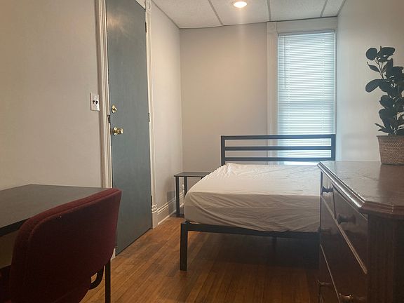 3rd image of 38 Groton Ave APT 1W
