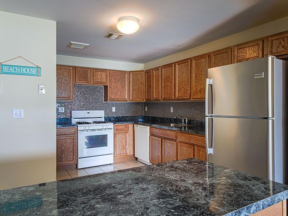 4th image of 6515 Ocean Ave S #B