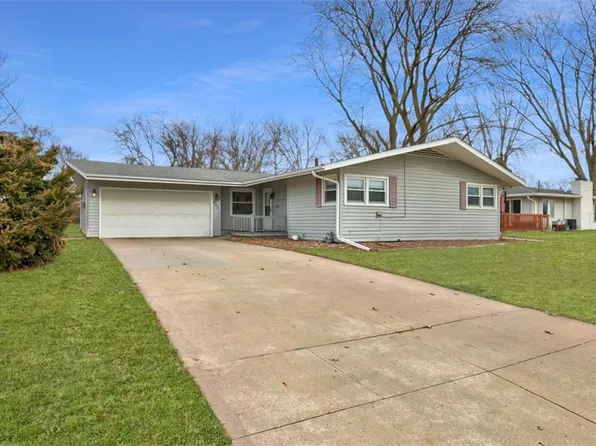 602 S 14th Ave W, Newton, IA 50208