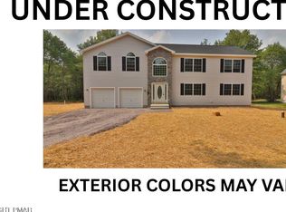 1231 Lexington Ave, Pocono Summit, PA 18346