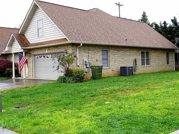 2nd image of 520 Kensington Dr