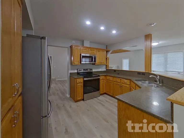 209 Greenbriar Ln — Photo 8