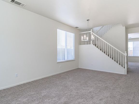 5th image of 2524 Ontario Dr