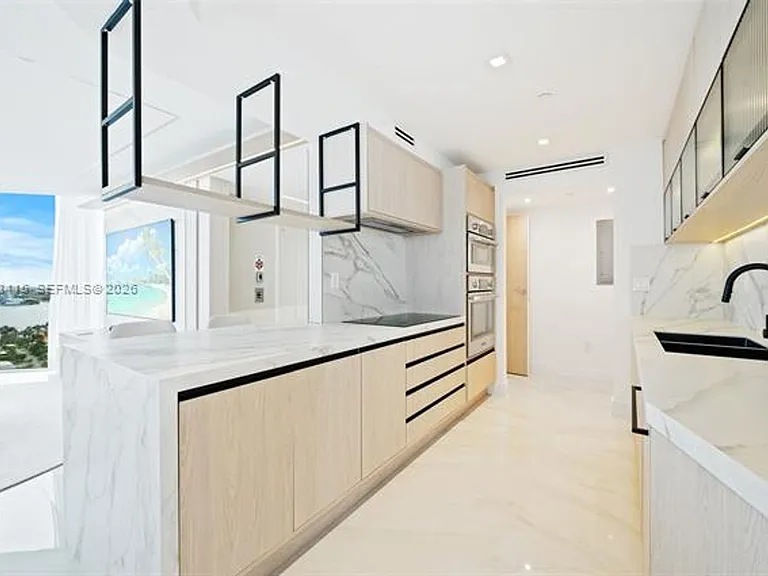 18671 Collins Ave #CU-2103 — Photo 9
