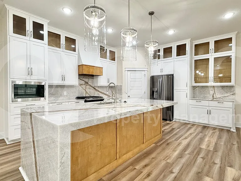 111 Tylee Cir — Photo 8